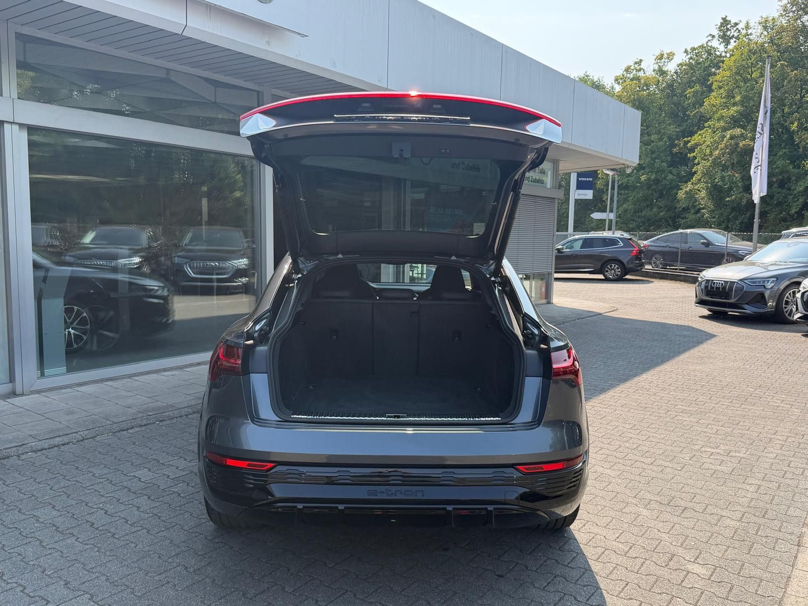 Fahrzeugabbildung Audi SQ8 e-tron QATT SPORTBACK BLACK EDIT NAPPA+PANO+