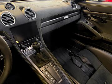 صورة 10 لـ 2023 Porsche CAYMAN