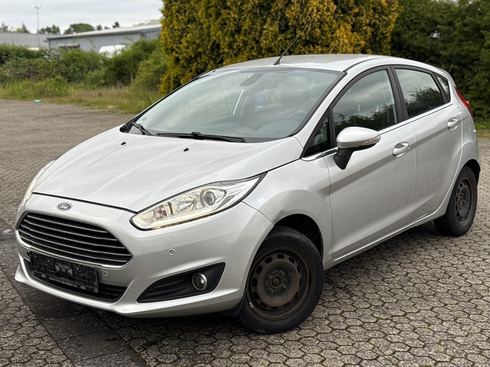 Ford Fiesta Titanium * Climatronic * Sitzheizung * €6