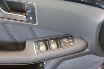 Mercedes-Benz E 220 CDI Avantgarde XEN+PDC+LEDER+AHK