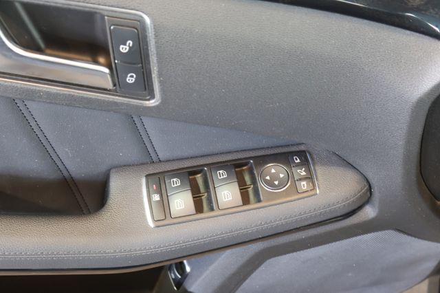 Mercedes-Benz E 220 CDI Avantgarde XEN+PDC+LEDER+AHK