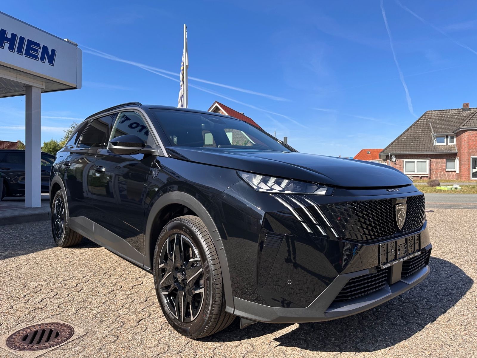 Fahrzeugabbildung Peugeot 5008 GT Hybrid 145 Autom 7-Sitz/ACC/Navi/APP/LED