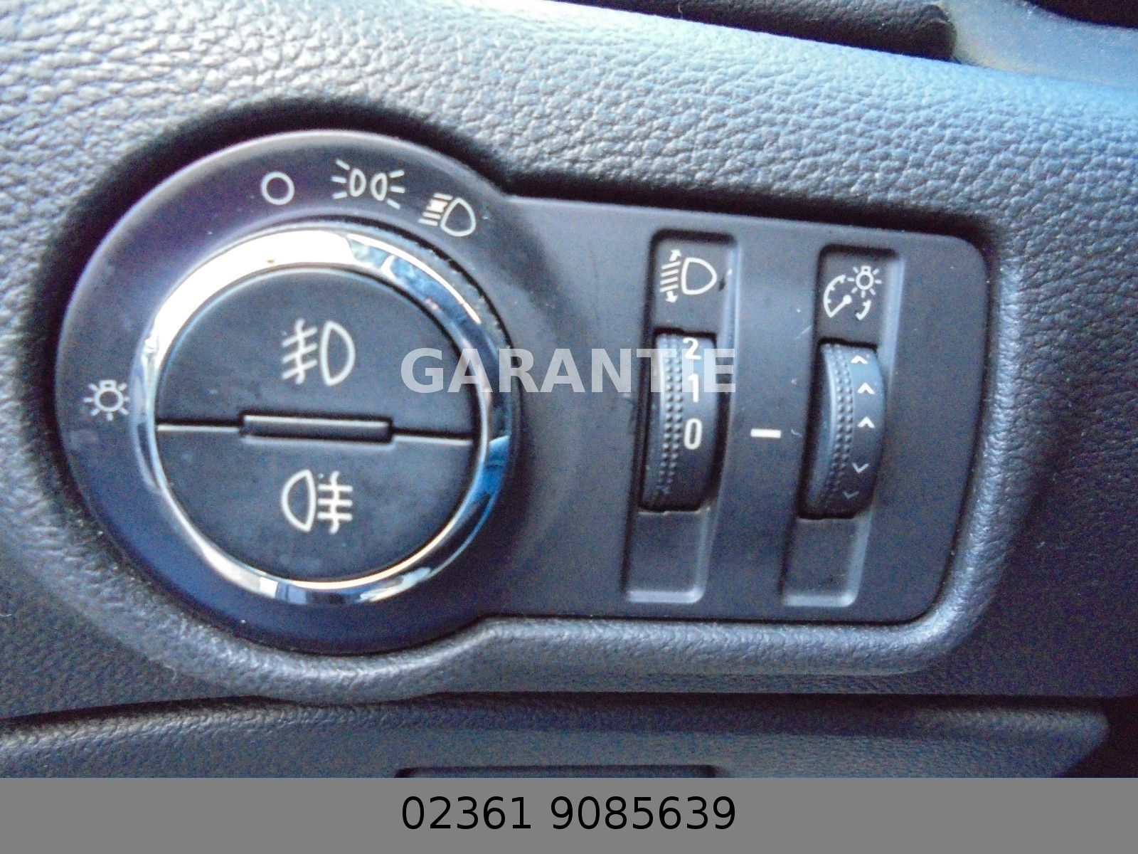 Fahrzeugabbildung Opel Astra J Lim. 5-trg. Edition Klima/Navi/5Türig