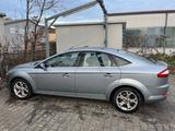 Ford Mondeo 2,5 Ghia  - Ford Mondeo mit Benzin-Antrieb: Limousine, 2.5