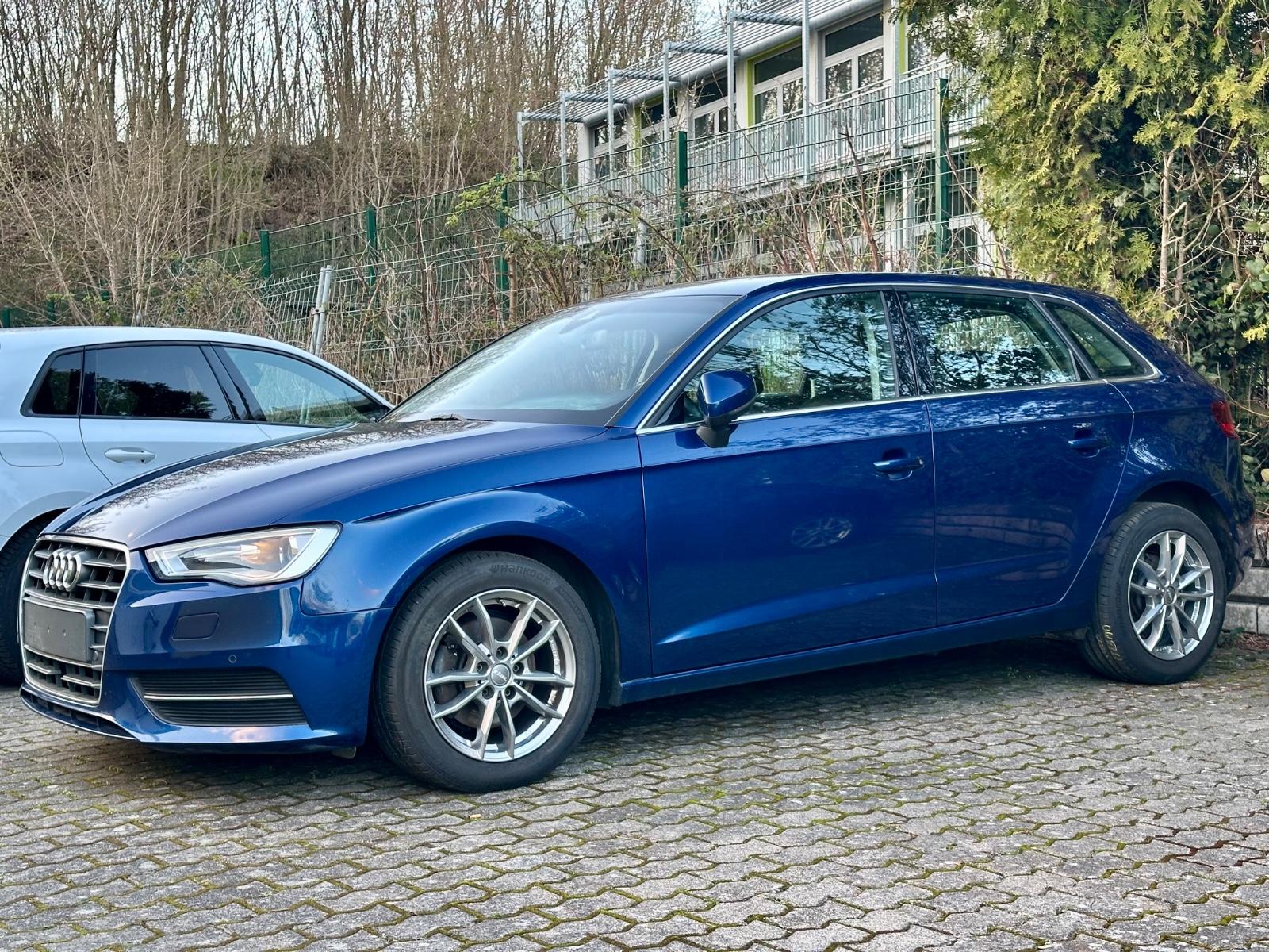 Audi A3 Sportback Navi-SHZ-PDC