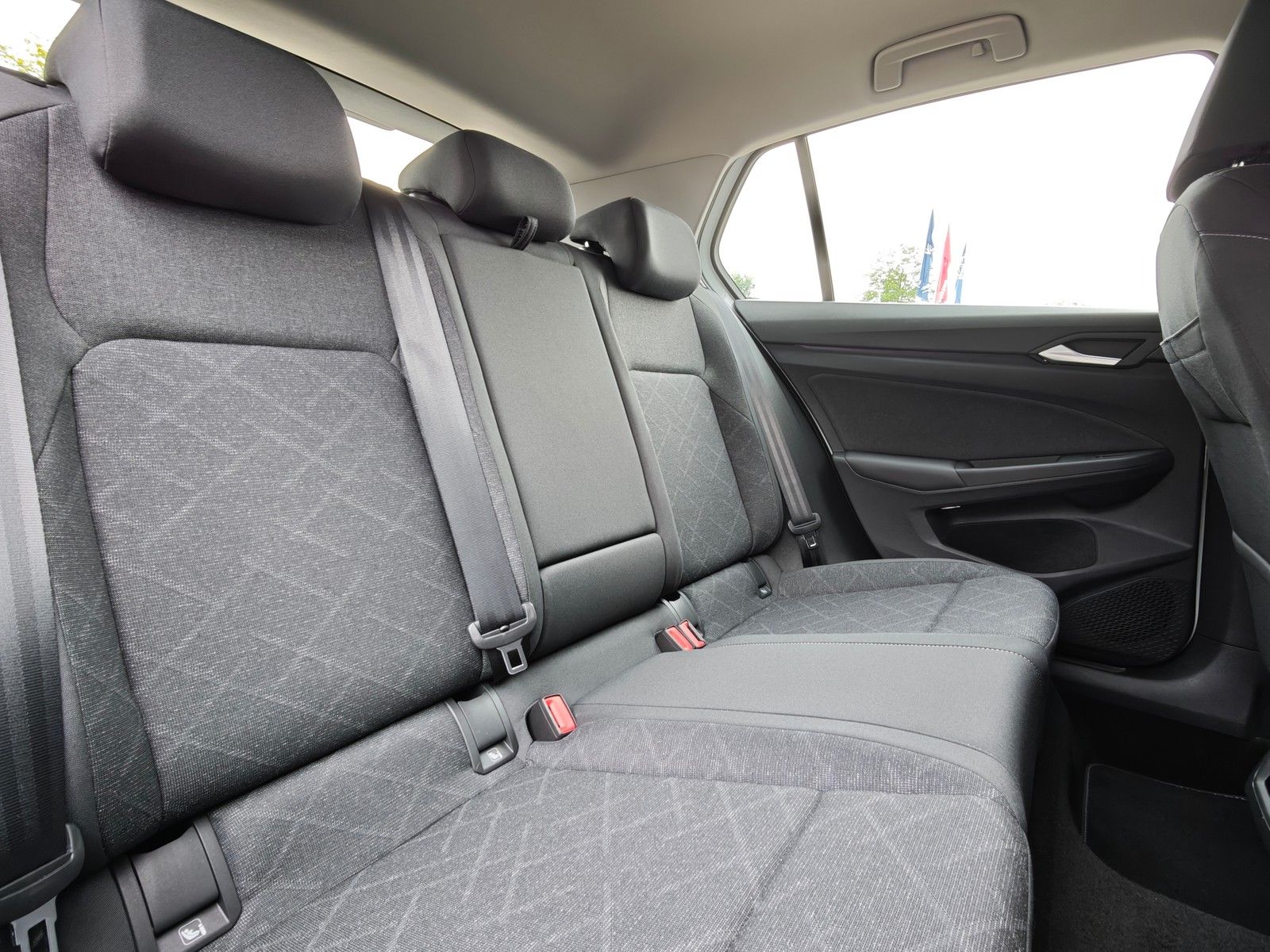 Volkswagen Golf VIII Life 1.0 eTSI DSG LED*Nav*Alu*ACC*SHZ* foto 16