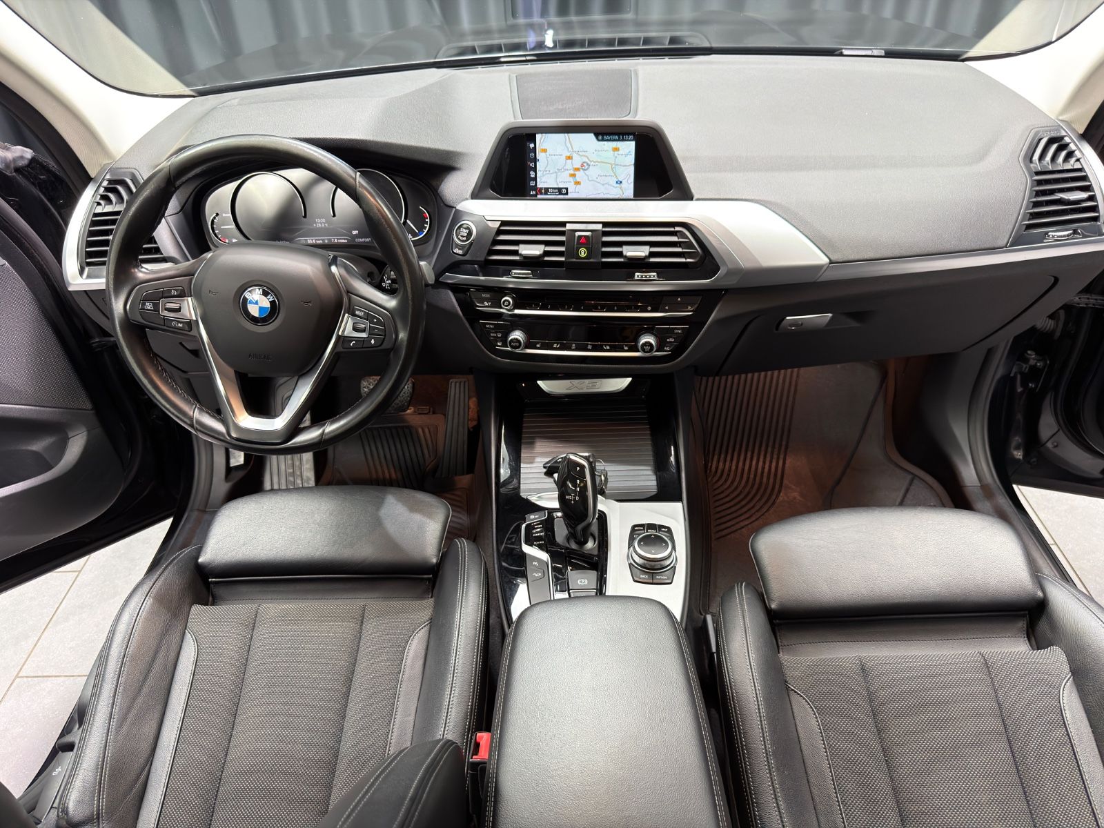 Fahrzeugabbildung BMW X3 xDrive 30d Advantage|HIFI|NAVI|AHK|