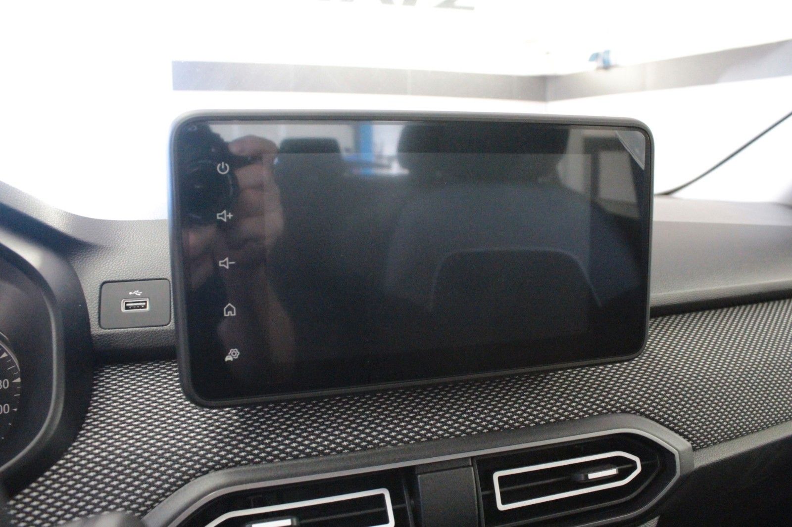 Fahrzeugabbildung Dacia Sandero TCe 100  ECO G Expression*Winterpaket*