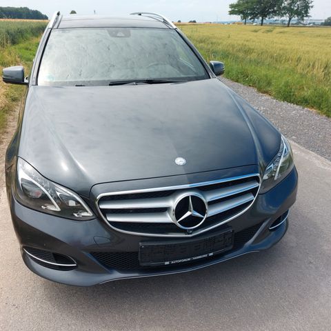 MERCEDES-BENZ E 220 BlueTEC T BlueEFF. Edition Autom. Edition