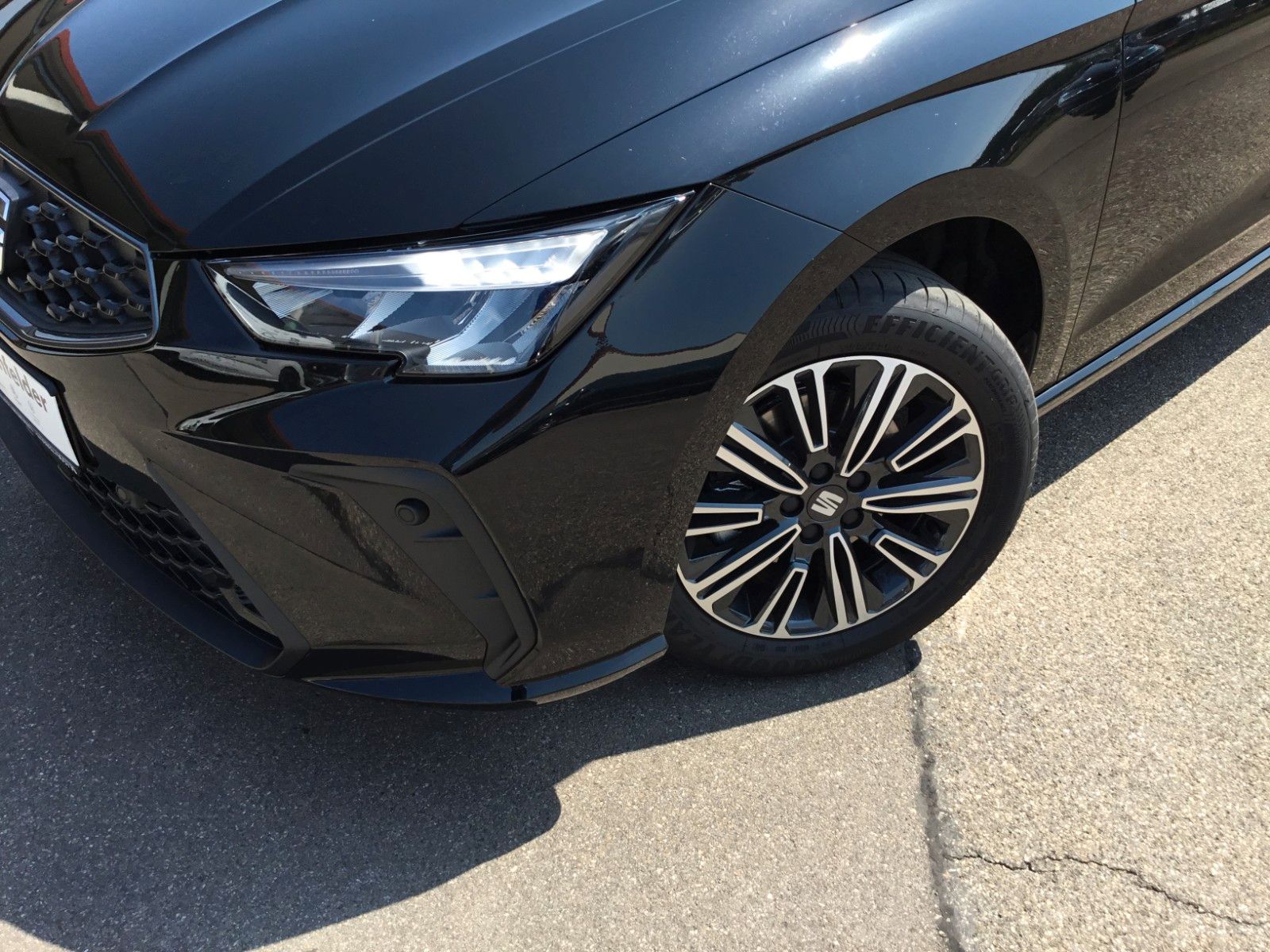 Fahrzeugabbildung SEAT Ibiza 1.0TSI Style DSG+ACC+16"+Navi+LED+FullLink