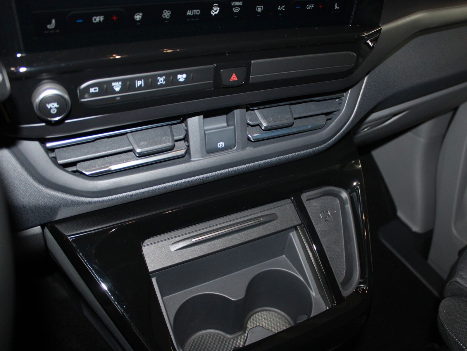 Fahrzeugabbildung Ford NUGGET L2 Titanium MARKISE + Aufstelldach SOFORT