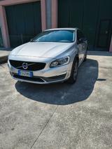 Volvo V60 Cross Country D3 Momentum - silberne Volvo V60 Cross Country