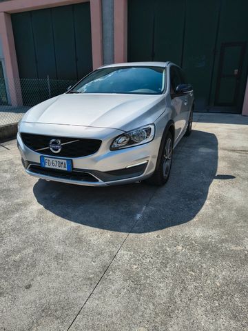 VOLVO V60 CC