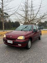 Renault Clio 1.2 neopatentati - gebrauchte Renault Clio aus dem Jahr 1999