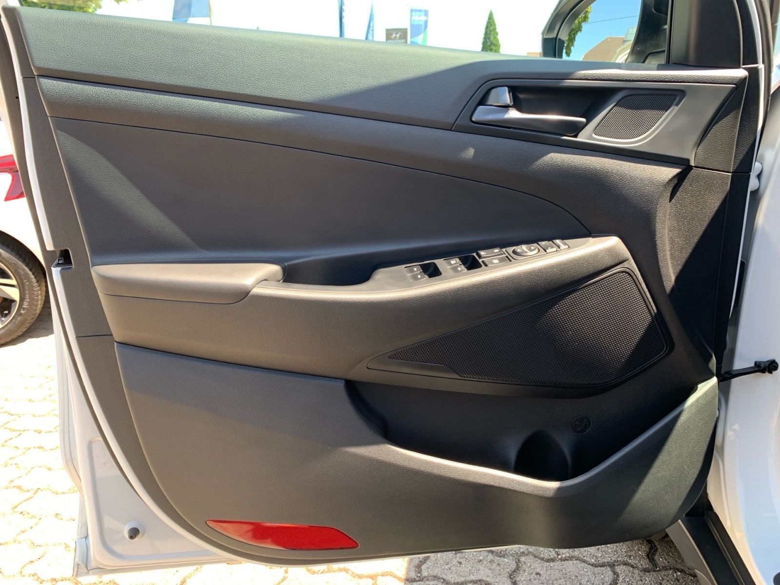 Fahrzeugabbildung Hyundai TUCSON 1.6 Passion Navi Kamera 8x bereift