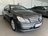Mercedes-Benz E 200 CGI COUPE AUT Klima Navi Pano Teilleder - Mercedes-Benz E 200: Coupe, Cgi