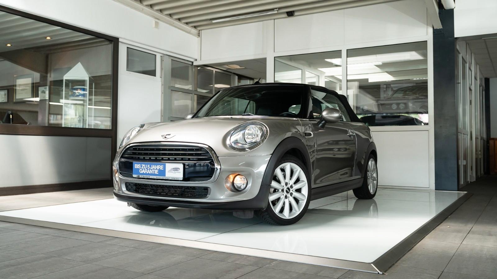 MINI Cooper Cabrio Leder Navi Tempomat Klima uvm.