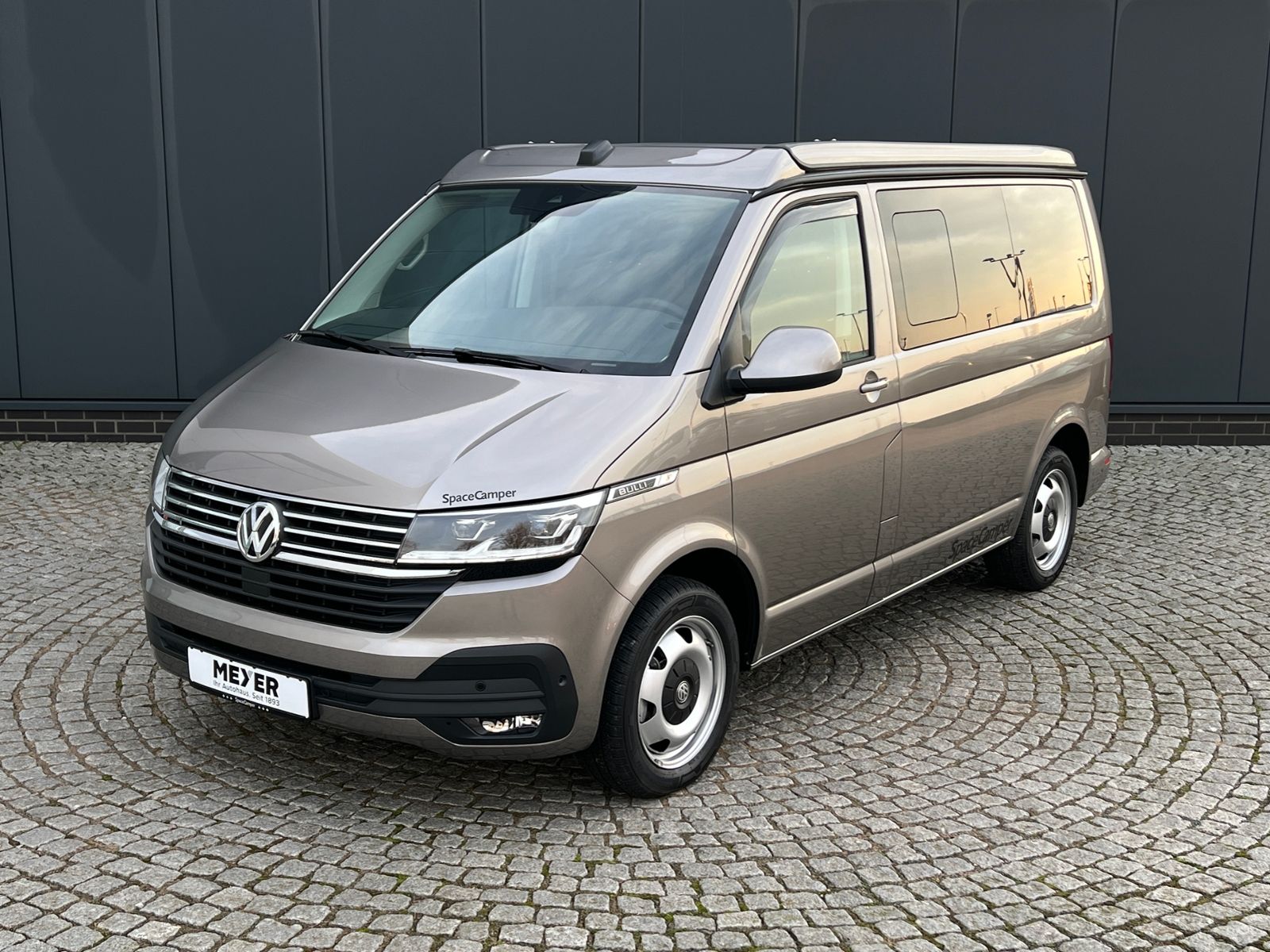 Fahrzeugabbildung Volkswagen T6.1 SpaceCamper Light Caravelle 2.0 TDI 4 Motio
