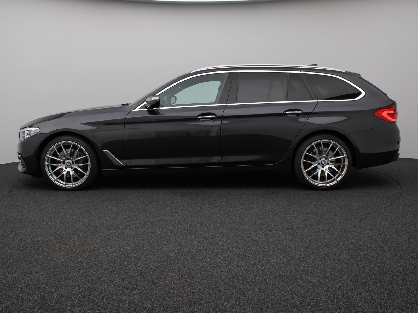Fahrzeugabbildung BMW 540i xD Luxury Line Panorama Kamera HUD DAB H/K
