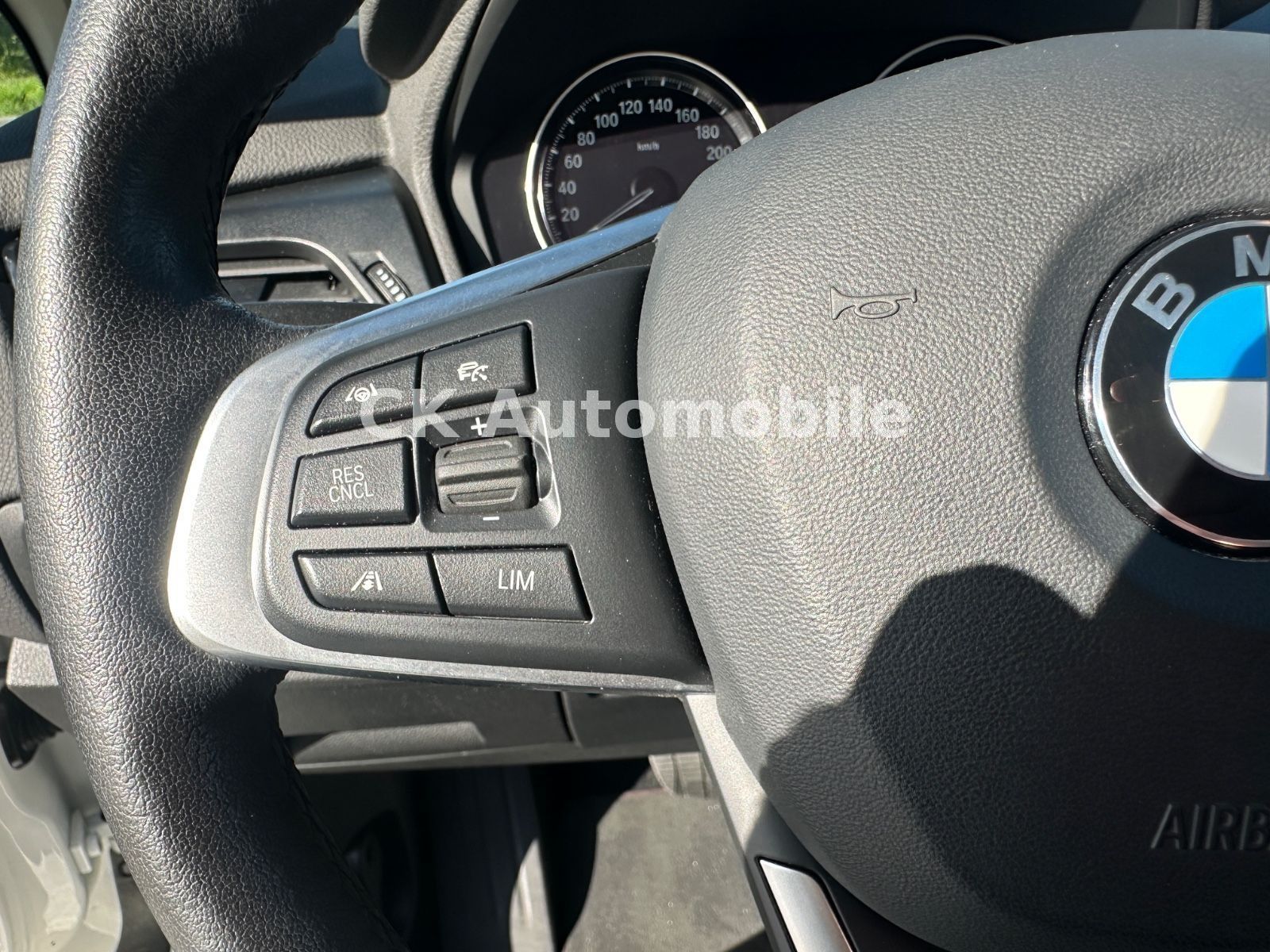 Fahrzeugabbildung BMW 218i Active Tourer Advantage Automatik/Navi/AHK