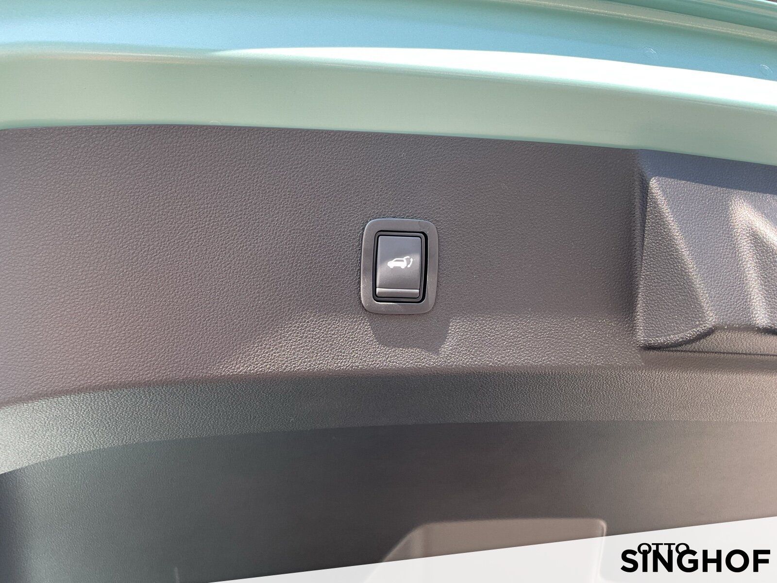 Fahrzeugabbildung Renault R 4 E-Tech elektrisch Iconic 150 Comfort Range