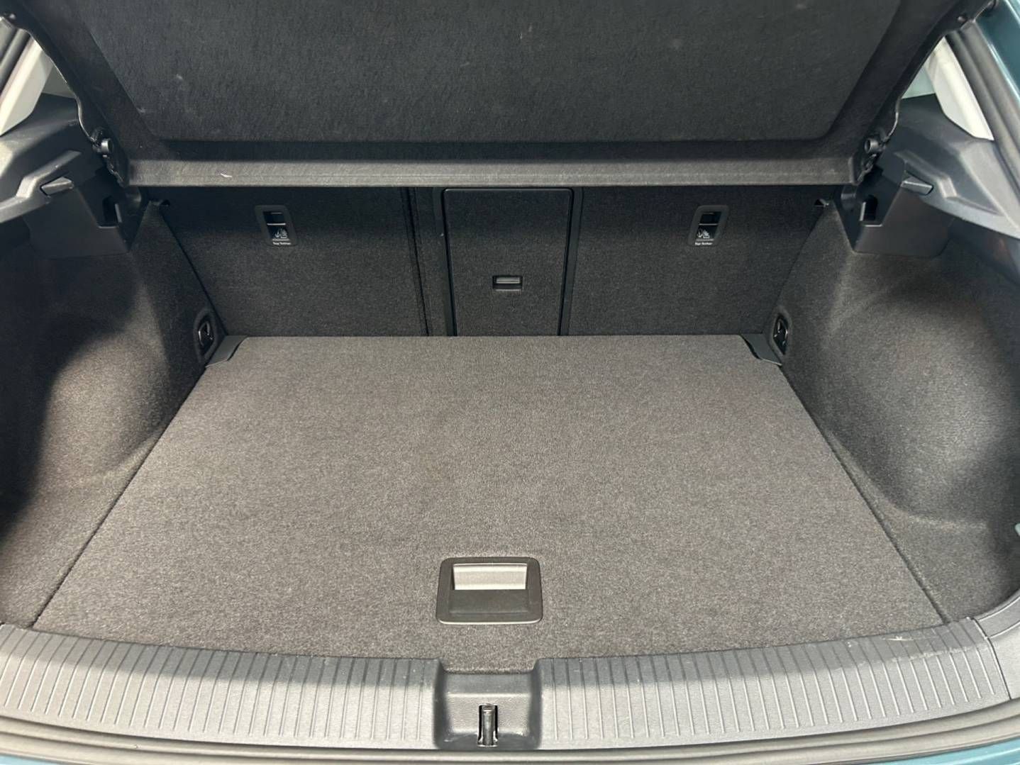 Fahrzeugabbildung Volkswagen T-Roc 1.5 TSI | CarPlay | Dachrehling | LED |