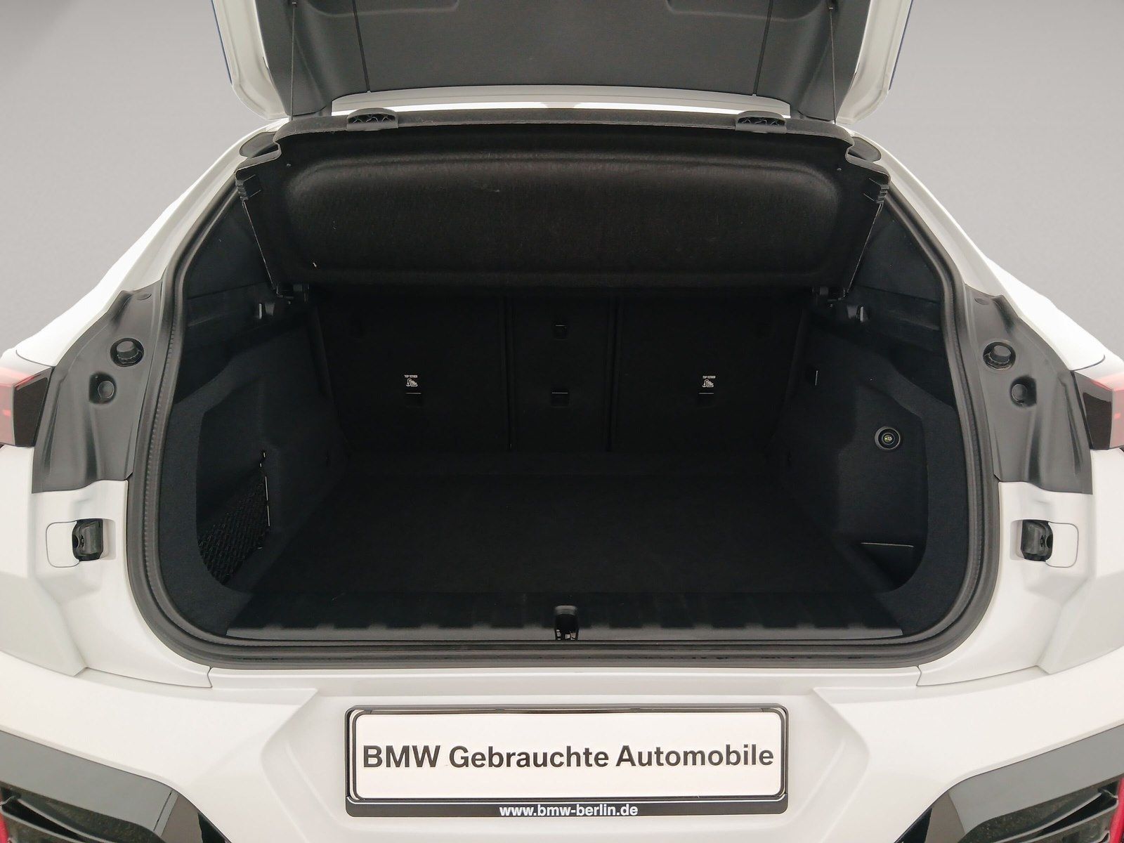 BMW iX2 - Bild 13