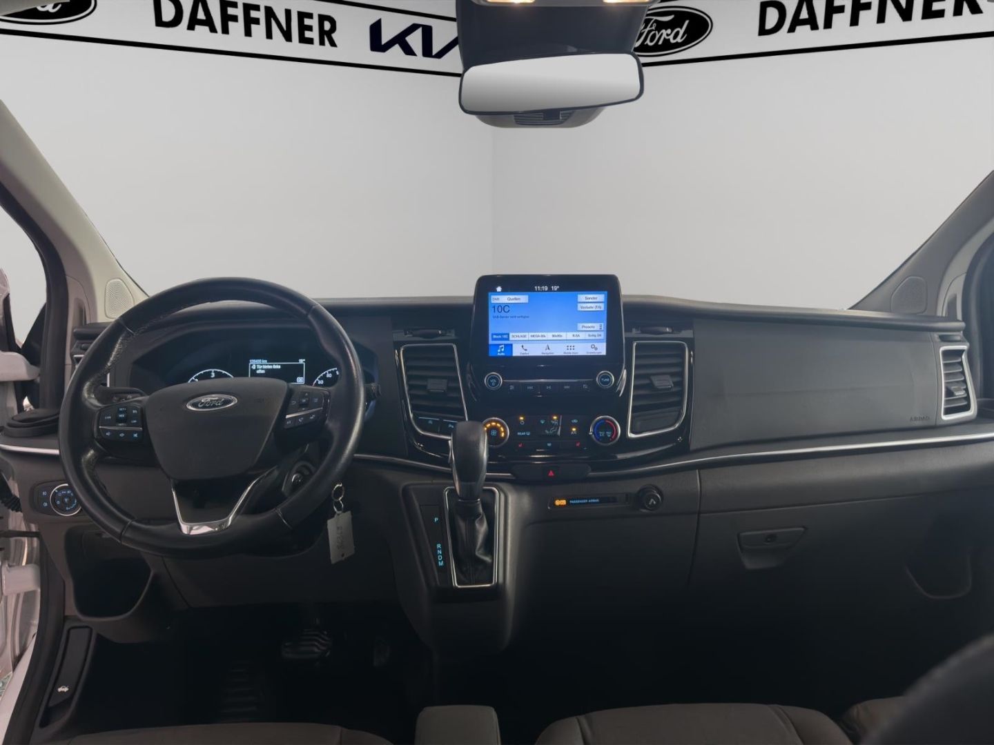 Fahrzeugabbildung Ford Tourneo Custom Transit Kombi 320 L2 Titanium