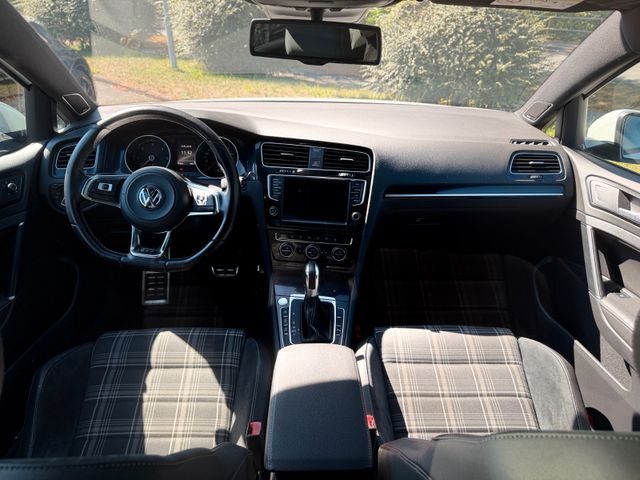 Volkswagen Golf 7 GTD  *SHZ*STDHZ*PANO*AHK*Keyless*