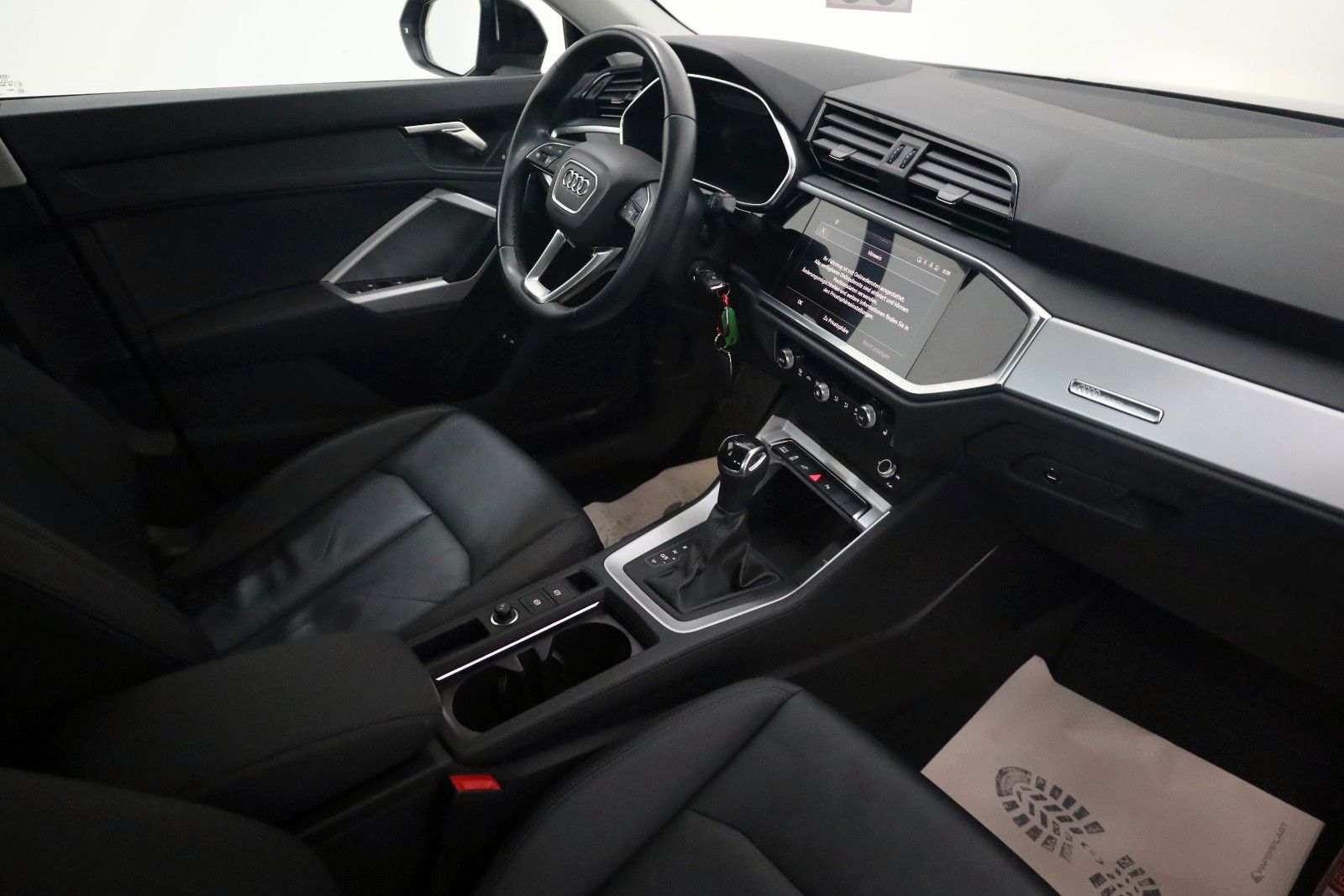 Fahrzeugabbildung Audi Q3 Sportback 45 TFSI e,Leder,Navi,LED,SH,Kamera