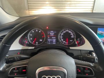 Bild 14 Audi A4 2.0 TFSI 155kW quattro Attraction nur Export