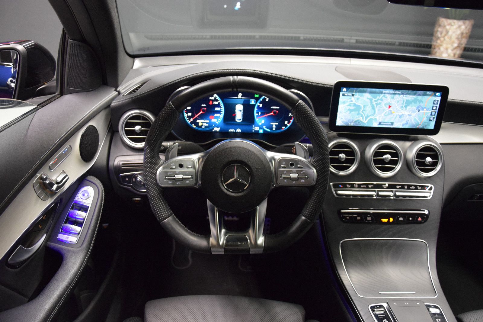 Fahrzeugabbildung Mercedes-Benz GLC 43 Coupe AMG 4Matic Pano s.AGA HuD ACC Burme