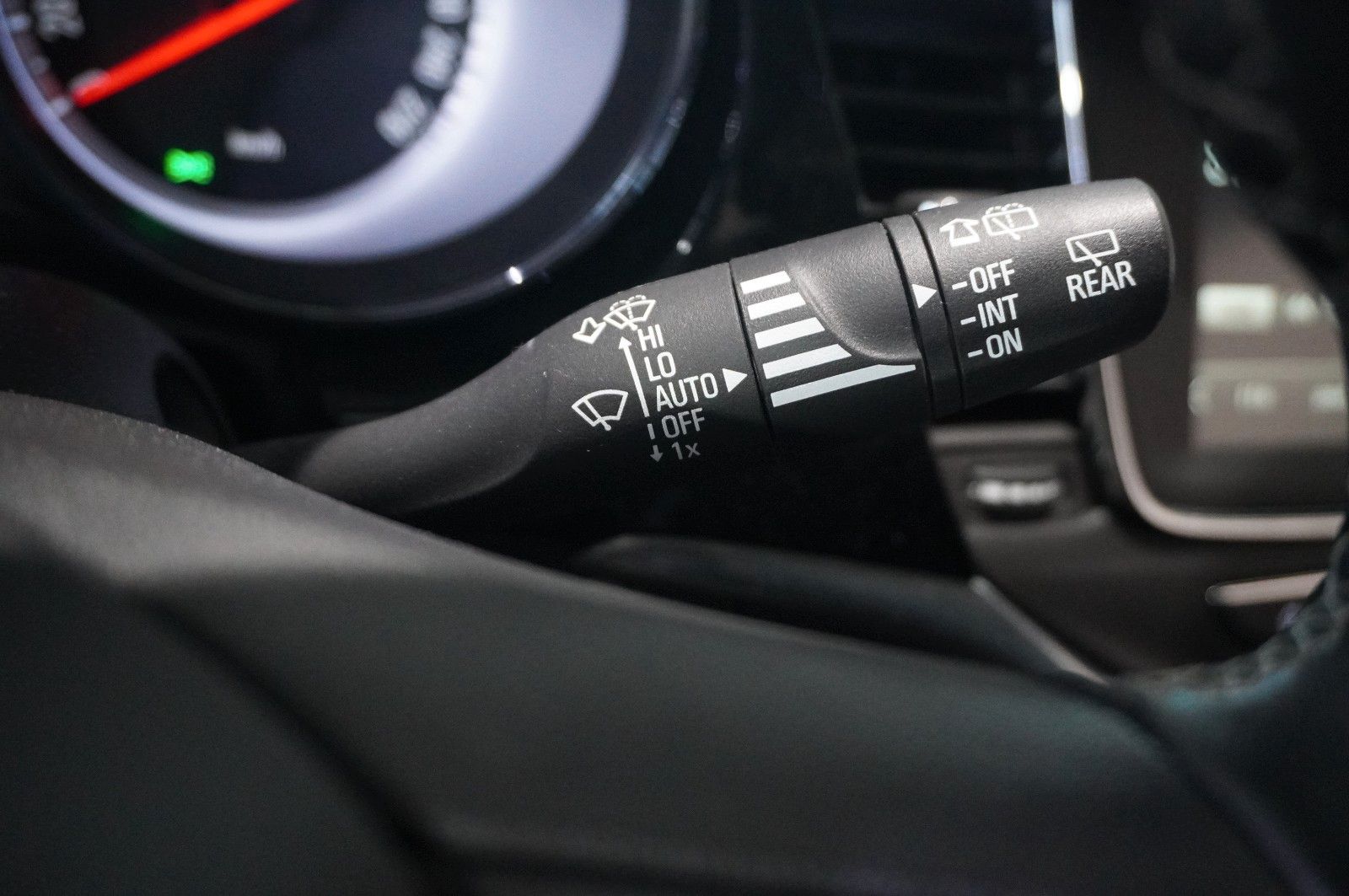 Fahrzeugabbildung Opel Astra K Lim. 1.4T INNOV. NAVI/LED/KAMERA/TEMP.