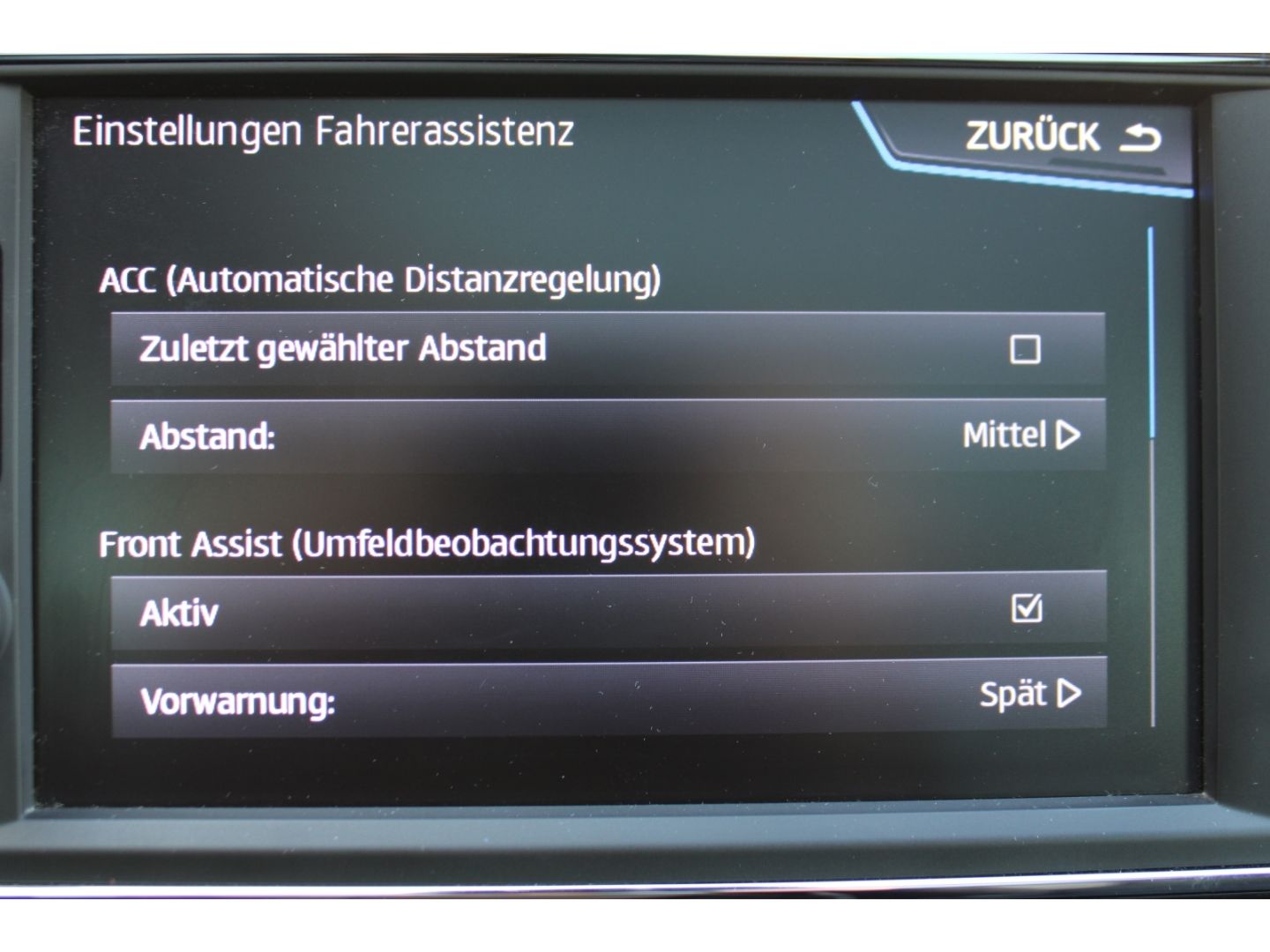 Fahrzeugabbildung SEAT Leon 300 4Drive Cupra Remus H&R DSG ACC LED Pano