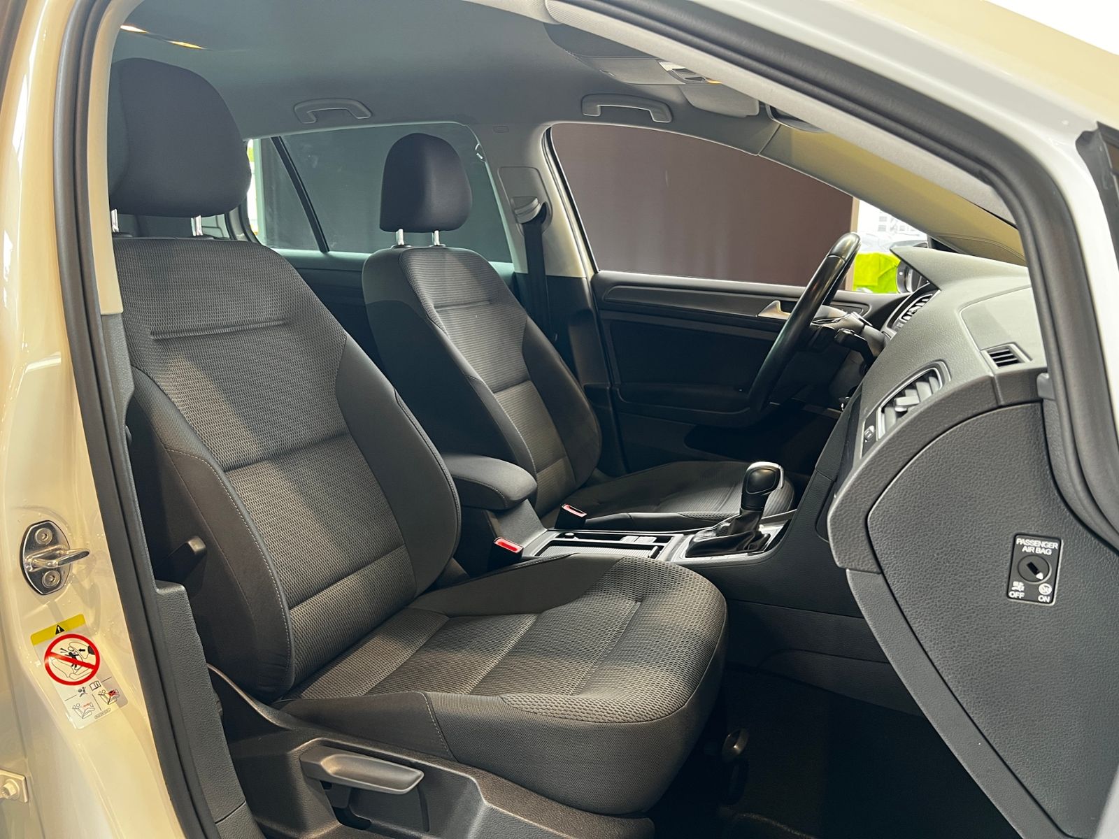 Fahrzeugabbildung Volkswagen Golf VII Lim. Comfortline BMT ACC  NAVI ALU
