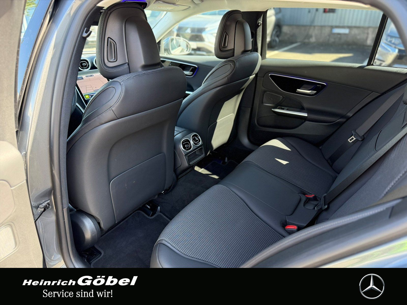 Fahrzeugabbildung Mercedes-Benz C 180 T Avantgarde*AHK*TOTWINKEL*KAMERA*ELEK.HEC
