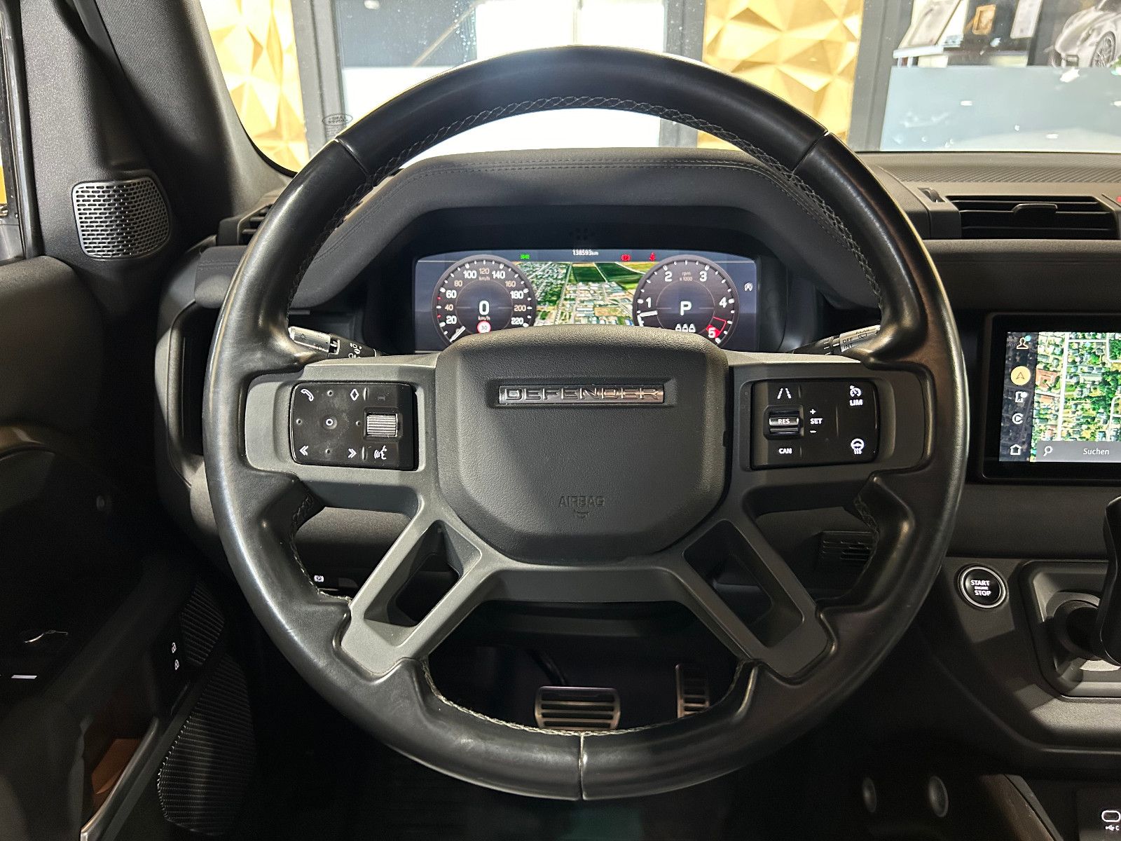 Fahrzeugabbildung Land Rover Defender 110 X-Dynamic S/HEAD-UP/PANO/360°/APPLE