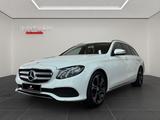 Mercedes-Benz E 220d T-AVANTGARDE-KAMERA-TOTWI-AMBIENTE-KEYLES - mit Diesel-Antrieb: Weiß, Winterreifen, Kombi