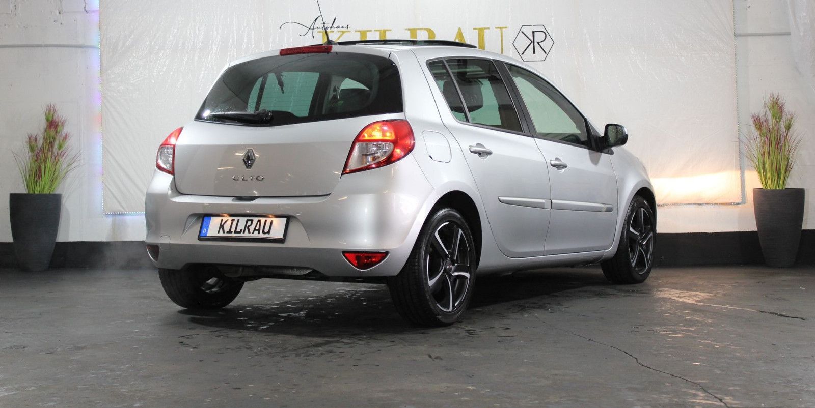 RENAULT Clio III Luxe Navi Tempomat Alufelgen Shz Teille