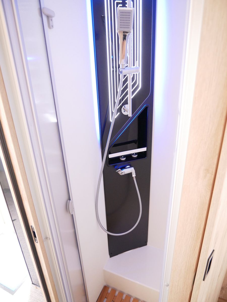 Fahrzeugabbildung Eura Mobil Profila T 726 QF Luminary -S SAT/SOLAR/VeloSlide