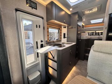 HYMER  ERIBA  HYMERCAR ML-T CrossTrail 580 Winterpaket TV GFK ZV Lüfter