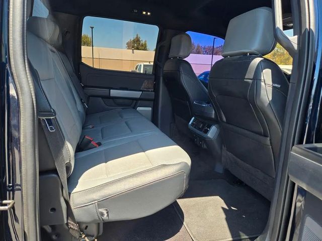 Ford F 150 Lightning Flash grosse Batterie im Vorlauf