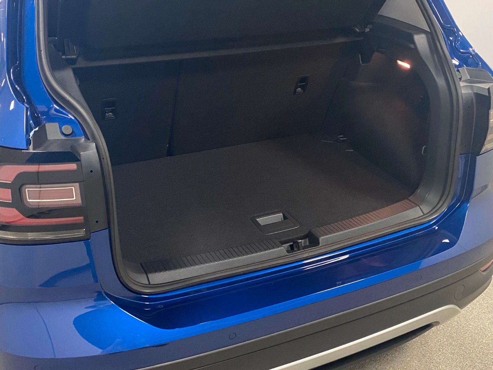 Fahrzeugabbildung Volkswagen T-Cross 1.5 TSI DSG Life+150 PS+PDC+App+LED+ALU+