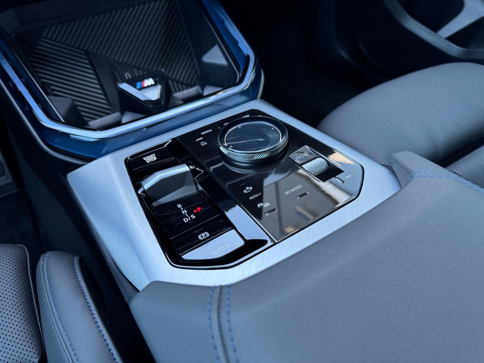 BMW X3 M50 xDrive LED AHK HUD 360°KAMERA H&K STANDH foto 13