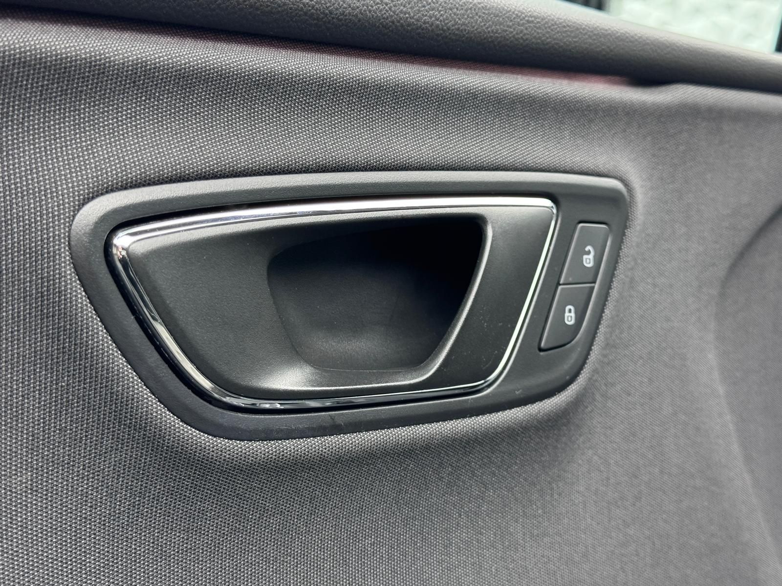 Fahrzeugabbildung SEAT 2.0 TSI FR-LINE/ACC/BEATS/PANO/AMBIENT/R-CAM/AHK