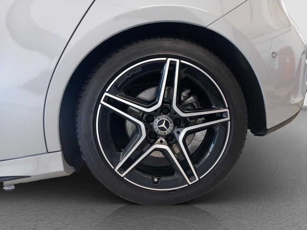 Fahrzeugabbildung Mercedes-Benz A 200 Kompaktlimousine AMG Line*Night Paket*LED