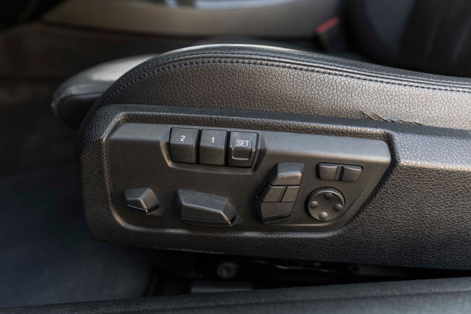 Fahrzeugabbildung BMW 640i xDrive GC M-SPORTPAKET HUD LED H&K