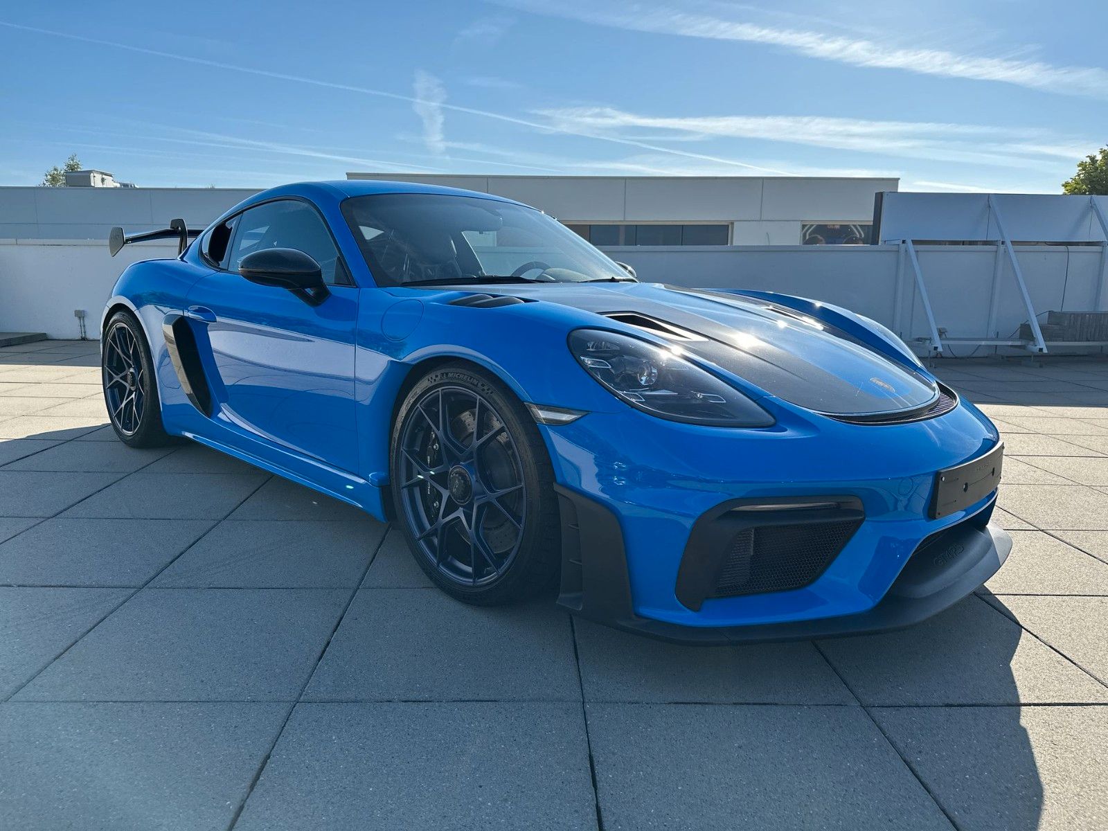 PORSCHE GT4 RS Weissach Lift Clubsport