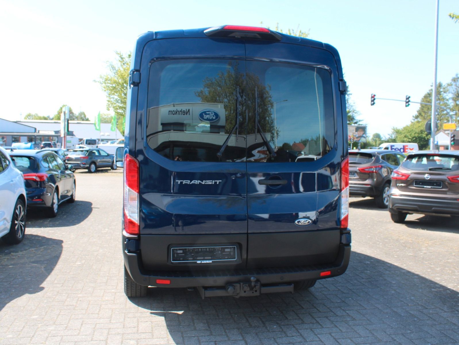 Fahrzeugabbildung Ford Transit L2 H2 Kasten LKW AHK PDC Kamera uvm.