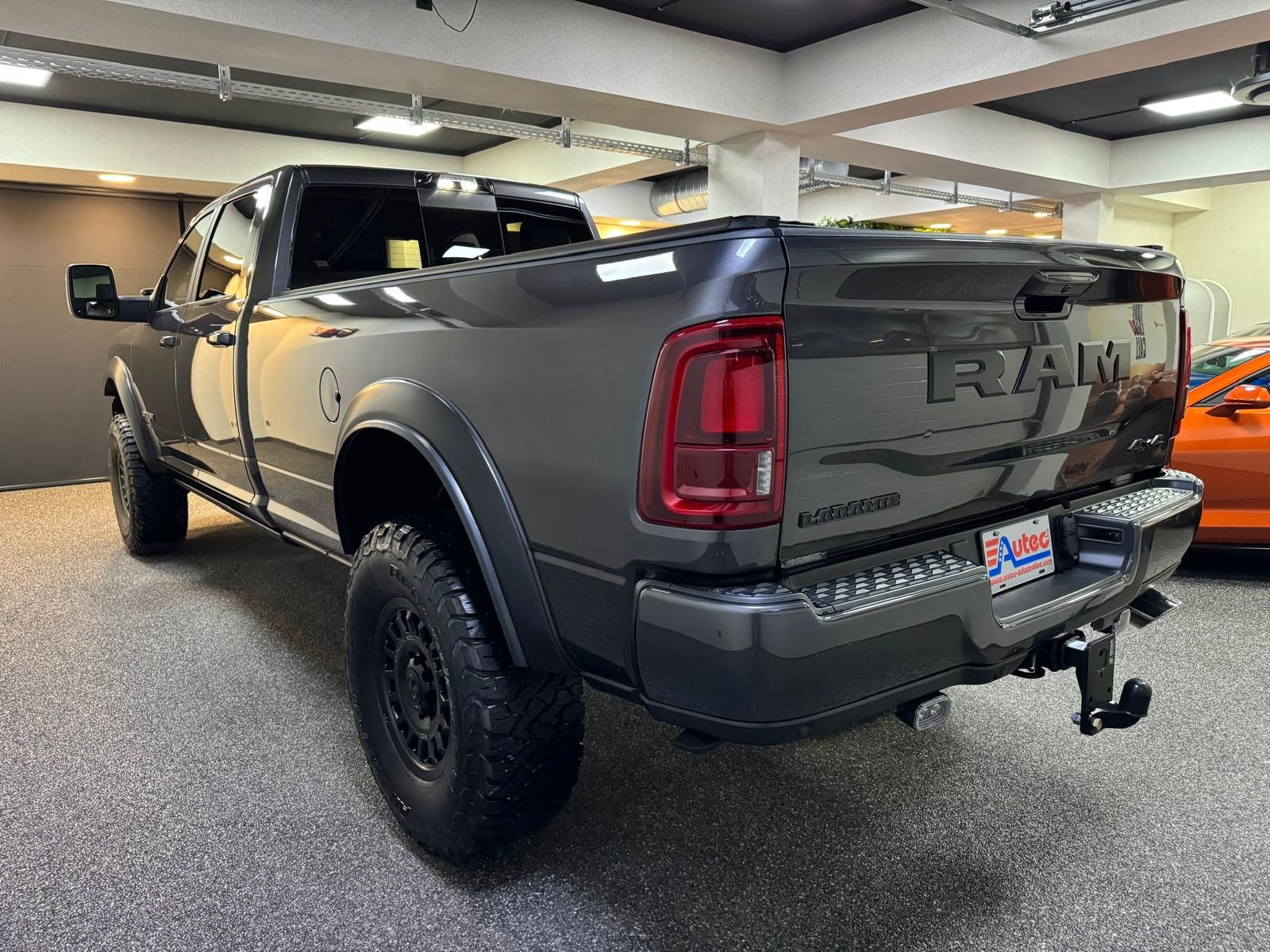 Fahrzeugabbildung Dodge RAM 3500 LARAMIE AEV OFF ROAD 6.4L-V8 37"-LONG